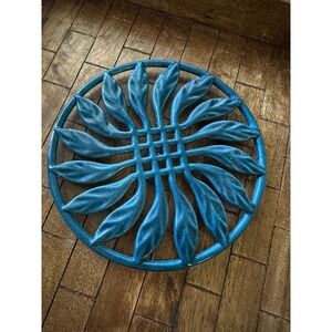 Vintage Invicta France cast iron green trivet - beautiful VGUC